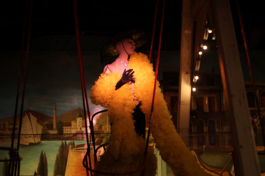 old magic circus musee arts forains paris